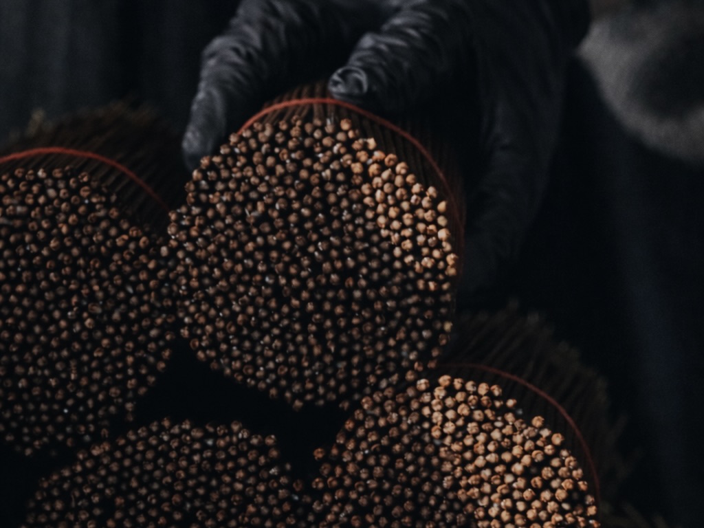 お香の製造風景 2